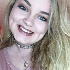 Meet your Posher, Carly